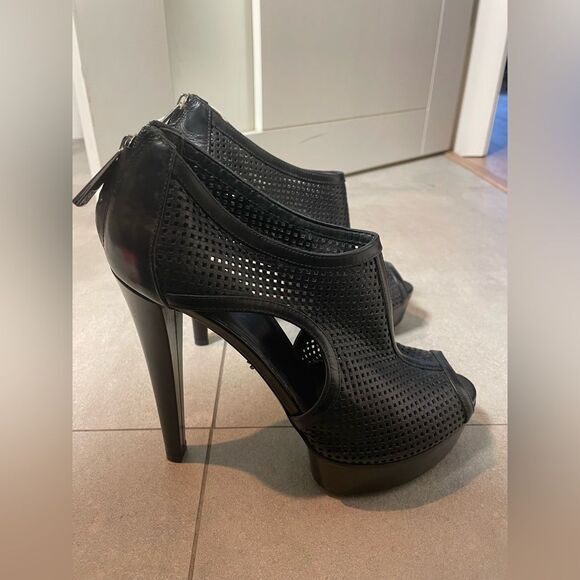 2 ITEM BUNDLE - Gucci Oversized Sunglasses - Gucci Stiletto Heels - Black - 7.5 - Picture 5 of 14